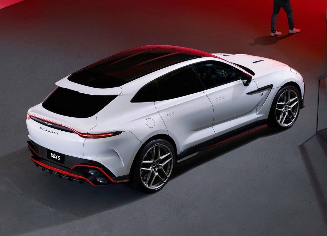 Aston Martin DBX S - 2