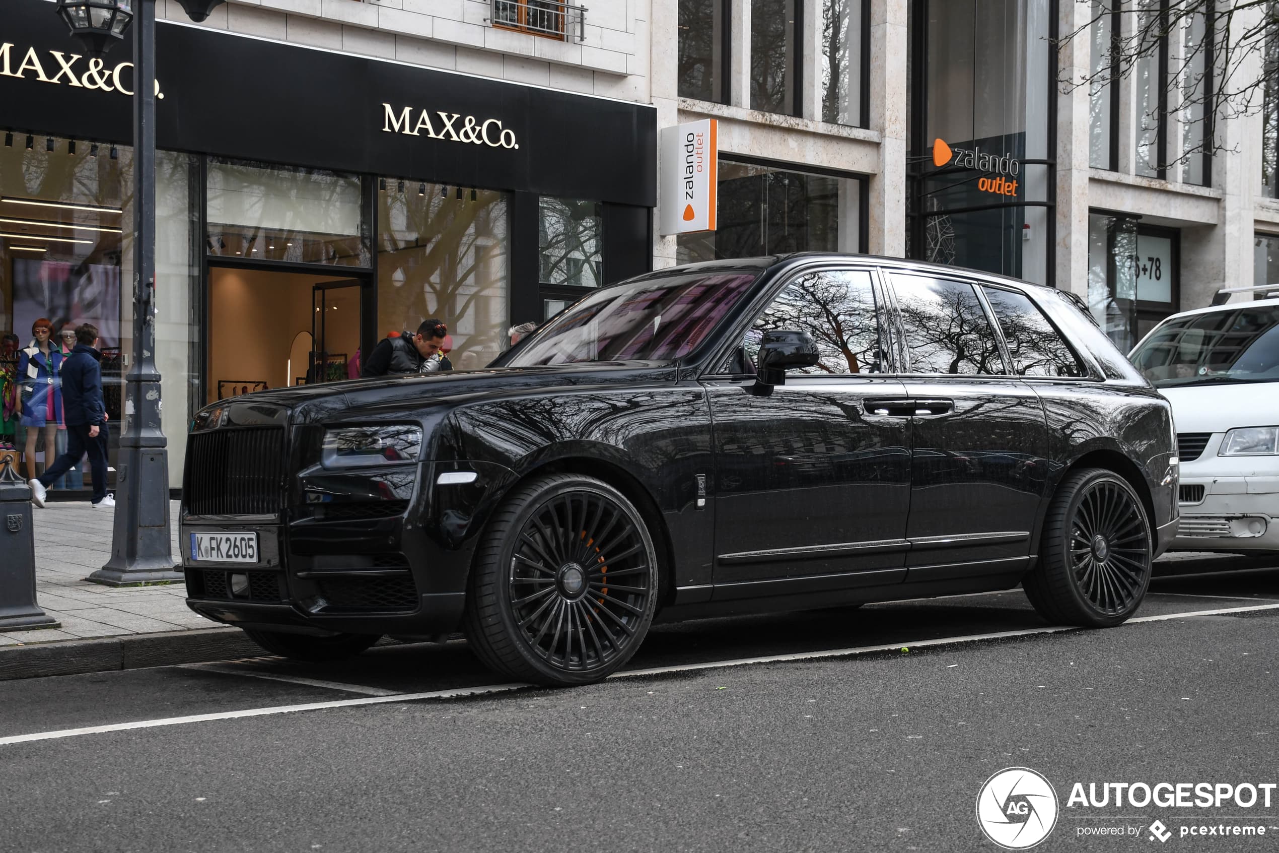 Rolls-Royce Cullinan Black Badge - 3